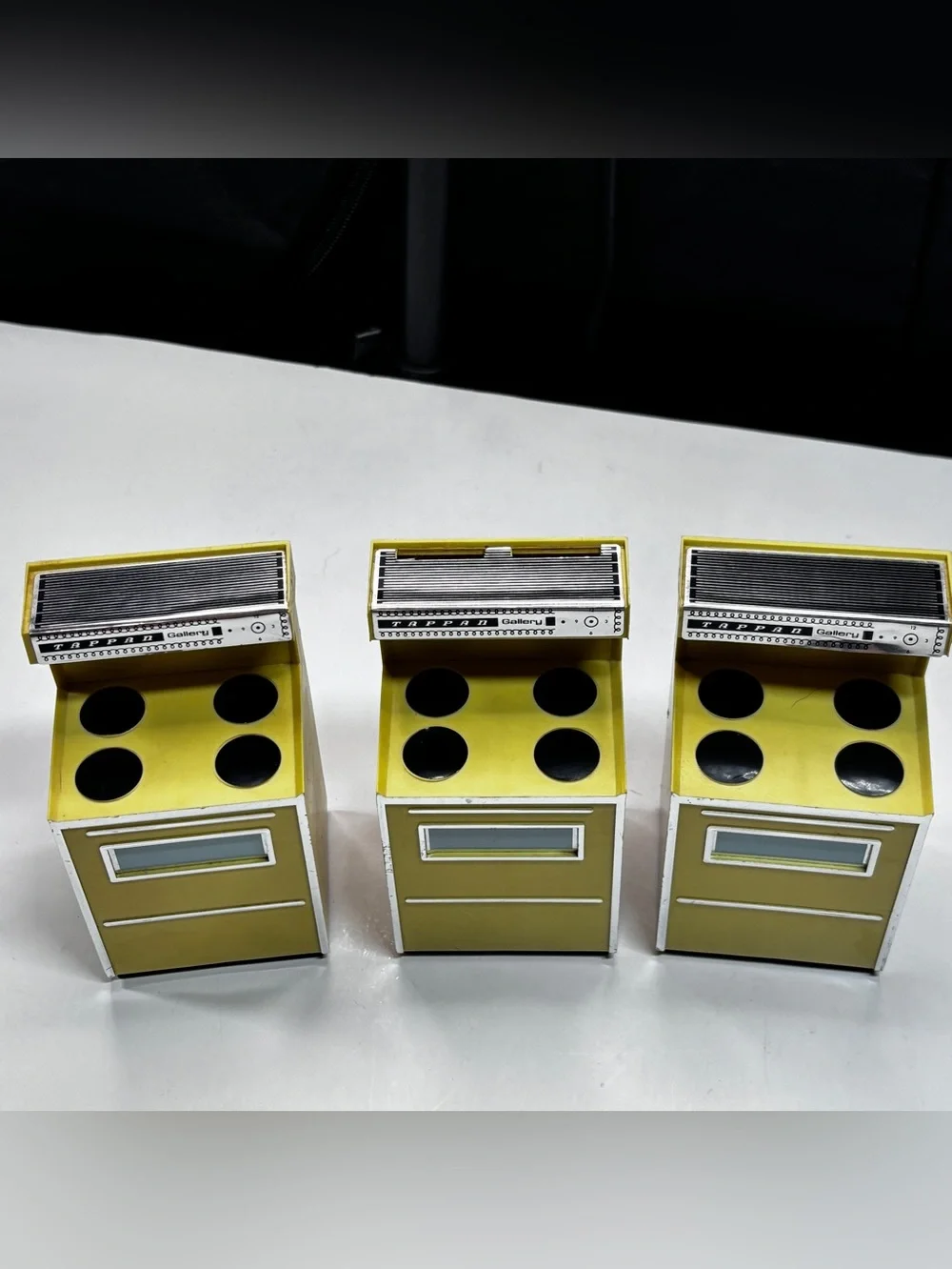 Tappan Yellow Stove Range Plastic 2 Salt & Pepper Shakers 1 Salesman Sample Vtg